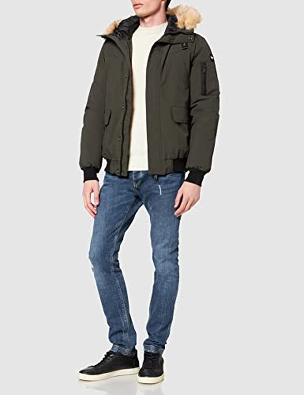 Explorez notre analyse approfondie de la parka Schott NYC Keyburn : confort, style et performance évalués pour un achat éclairé