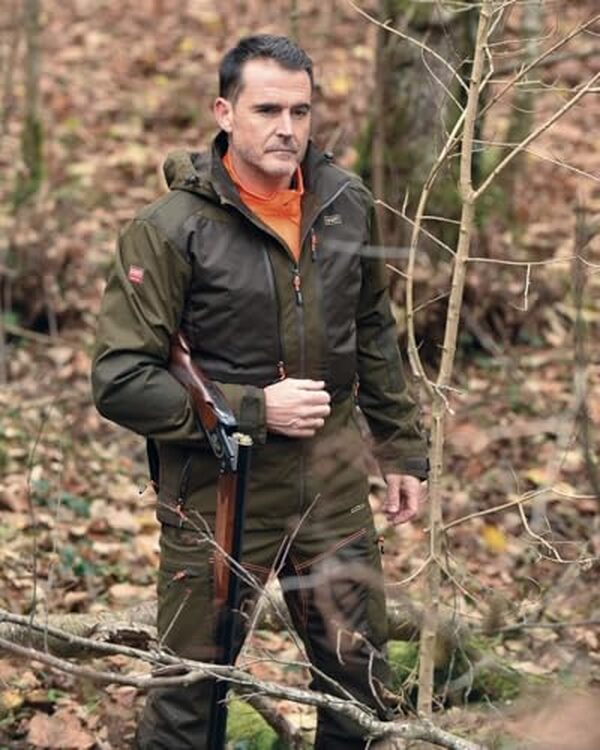 Explorez tous les détails et les performances de la veste Hart Aran-j XXL à travers notre test approfondi. Confort, durabilité et style sont au rendez-vous.