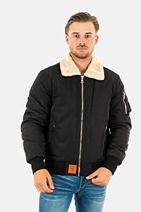 Découvrez notre avis détaillé sur le bombers Original Versmold noir en taille L : style, confort et qualité au rendez-vous pour ce blouson incontournable pour homme.