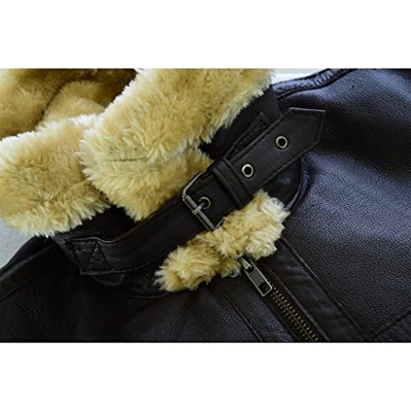 Découvrez notre analyse détaillée de la veste aviateur marron en cuir de Leatherick : style intemporel, confort et durabilité au rendez-vous.