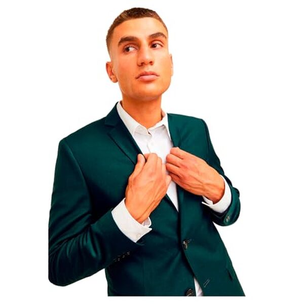 Découvrez notre analyse détaillée du blazer classique Jack & Jones pour homme : design, confort et style pour un look intemporel élégant