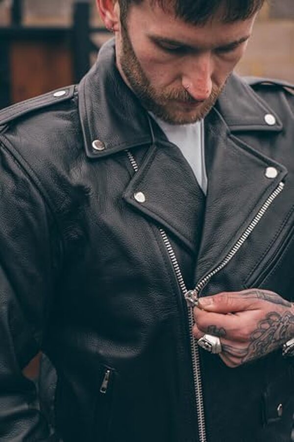 Découvrez notre analyse complète de la veste texpeed perfect en cuir inspirée de Marlon Brando : confort, style et sécurité pour vos balades à moto.