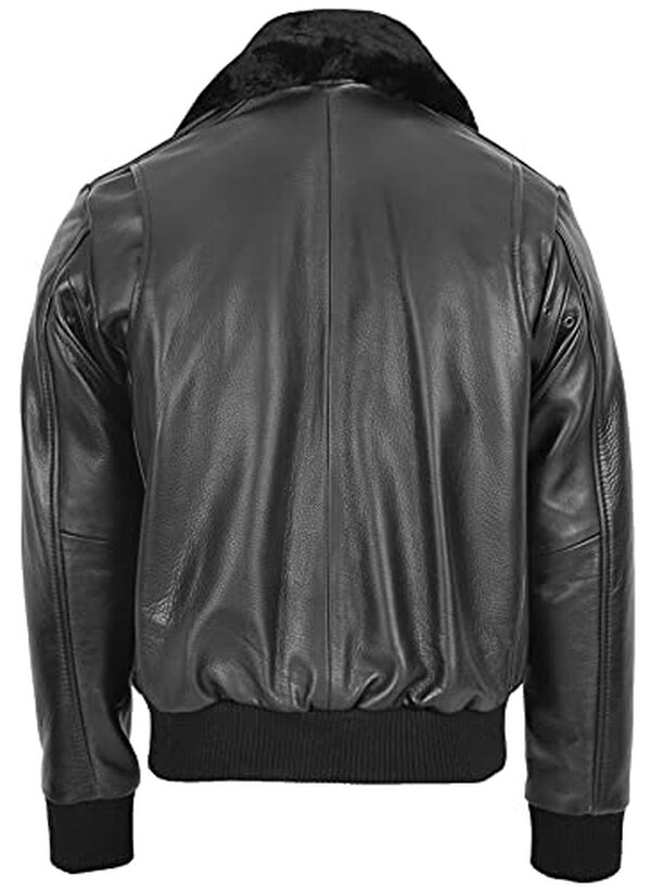 Découvrez notre avis détaillé sur ce blouson aviateur en cuir noir avec col amovible, taille S. Qualité, style et confort : tous les détails pour bien choisir. 