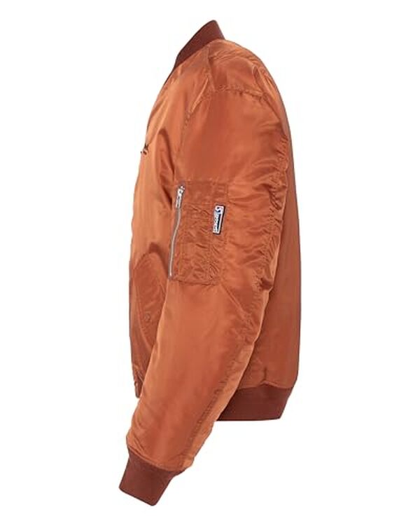 Découvrez notre test détaillé du bomber vintage Schott NYC Copper : qualité, style et authenticité d'une pièce mythique de la mode américaine. 