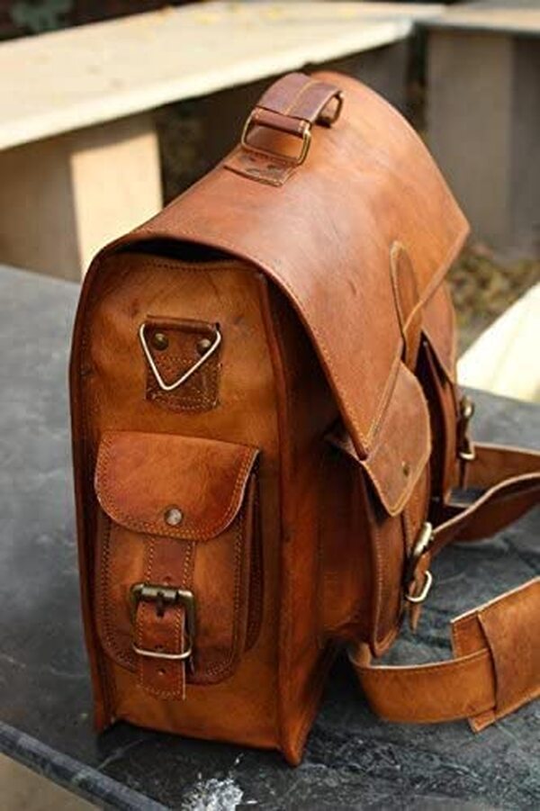 Découvrez notre test complet de la sacoche vintage couture en cuir pour ordinateur portable : qualité, design et praticité pour les professionnels mobiles. 