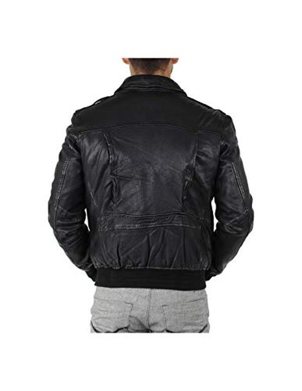 Découvrez notre test complet de la veste en cuir Redskins Maverick Liverpool noir pour homme : qualité, confort et style. Avis détaillé et caractéristiques du produit. 